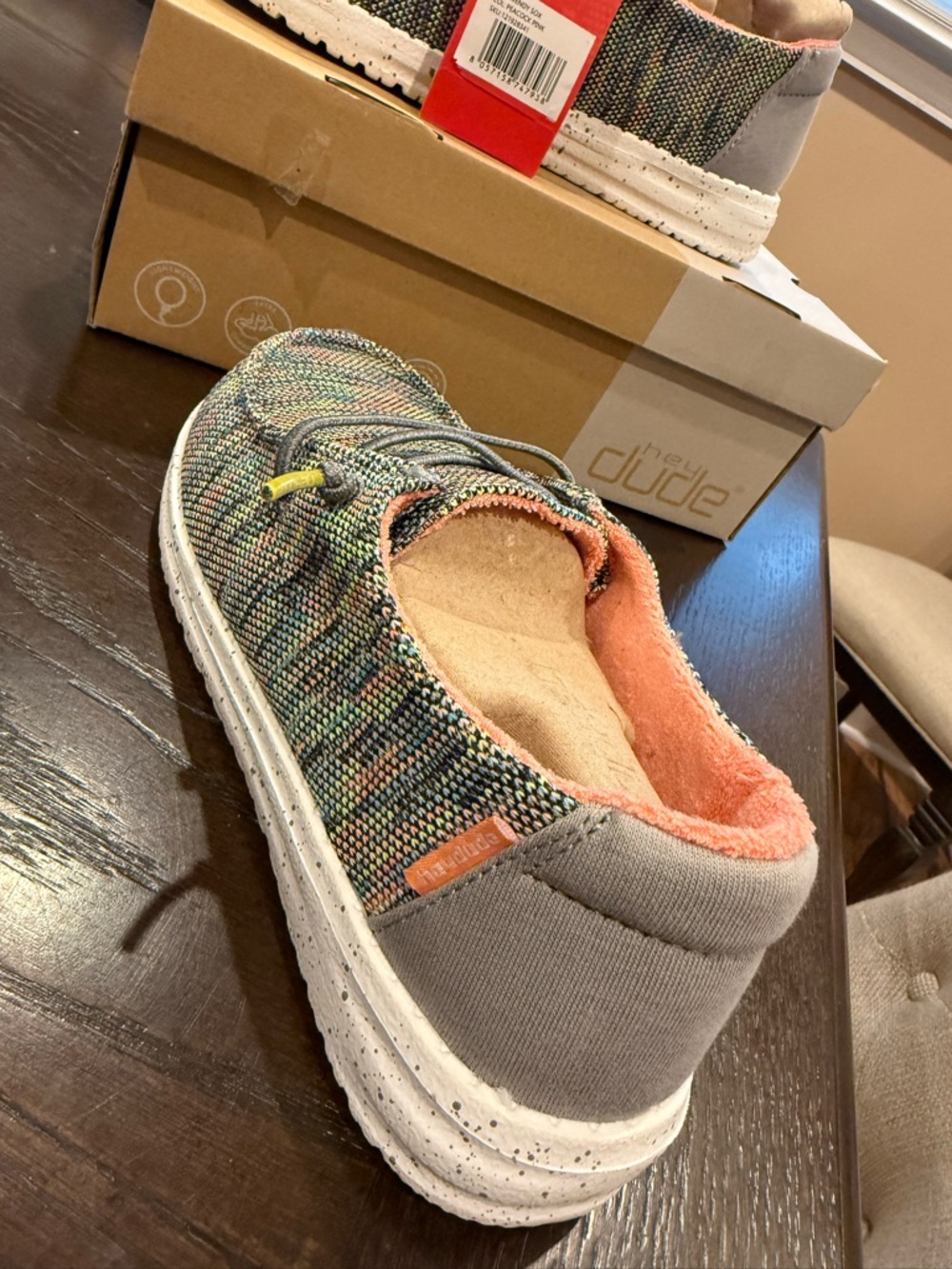 NWT Hey Dude Multi-Color Wally Low Slip-On Shoes - Picture 4 of 10